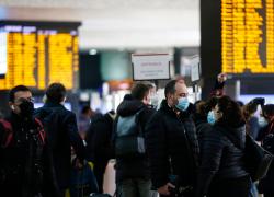 Tracce Covid su bus e treni, lo dicono i Nas: ma per il Governo il problema sono i bar