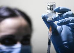 Vaccino Sputnik, la non scelta della Ue: "Stati membri facciano come vogliono"
