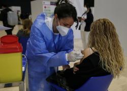 Vaccini, Speranza: "Raggiunte 500 mila dosi al giorno, grande lavoro di squadra"