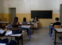 Riapertura scuole 26 aprile: ingressi, test salivari e scrutini. Ecco il piano 