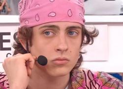 Amici 2021, perchè Sangiovanni veste spesso di rosa e mette lo smalto