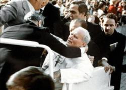 Papa Wojtyla, 40 anni fa l'attentato che ancora oggi resta avvolto nel mistero
