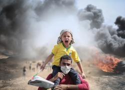 Onu: "Da Israele crimini di guerra, bombe su civili è punizione collettiva"; in Egitto razzo su ospedale, Tel Aviv: "Partito da Yemen"
