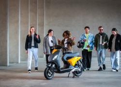 Piaggio svela su TikTok il nuovo scooter elettrico “One”