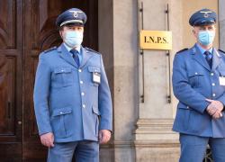 Pensione di cittadinanza, Inps invia lettera a un morto: "Venga nei nostri uffici"