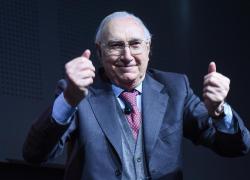 Morte Pippo Baudo, aperta la camera ardente al Teatro delle Vittorie, fissati a mercoledì 20 agosto i funerali a Militello Val di Catania