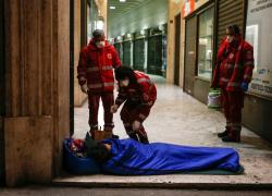 Istat povertà in Italia 2020, Covid e restrizioni hanno fatto 6 milioni di poveri 