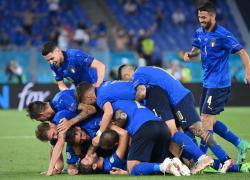 Europei 2021, polemica sull'Inno di Mameli. "Aboliamolo, non rappresenta l'Italia"