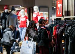 Istat, consumi in ripresa: +7,9% di crescita annua in valore nelle vendite al dettaglio