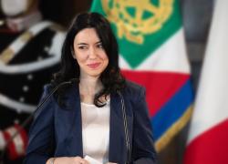 M5S, Azzolina manda 'teneri' messaggi a Di Battista: "Spero ritorni da noi"
