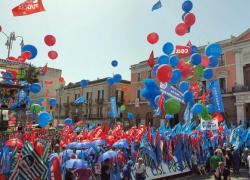 Lavoro, blocco licenziamenti: sindacati in piazza denunciano "bomba sociale"