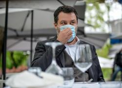 Obbligo mascherine all'aperto in Campania, Salvini: "De Luca un ducetto"