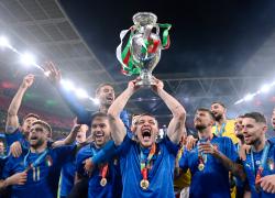 Azzurri a Roma con la coppa: nel pomeriggio l'incontro con Mattarella e Draghi