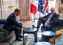 Crisi Francia-Usa, Johnson: "Il nostro amore per la Francia è inestirpabile"