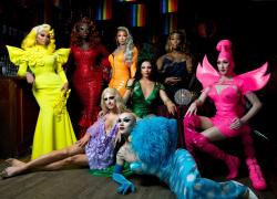 Spettacolo Drag Queen per coinvolgere i giovani? Piacenza dice no: "È diseducativo"