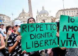Green pass, essere contrari non è di destra. Anche la sinistra radicale dice no