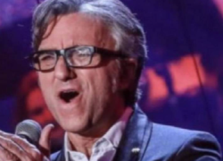 Chi &egrave; Gaetano Curreri: ictus, moglie, figli e carriera del cantante degli Stadio 