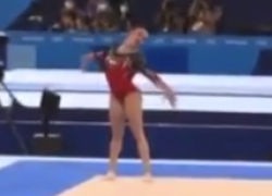 Vanessa Ferrari alle Olimpiadi 2021 balla sulle note di 'Con te partirò': IL VIDEO