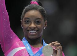 Simone Biles ha saltato le gare delle Olimpiadi per colpa del vaccino Covid? 