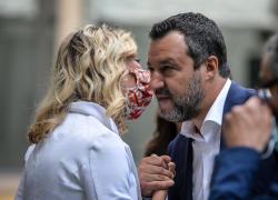 Migranti, Salvini cala nei sondaggi e ritorna populista: "Ne ho le palle piene"