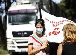 Elezioni Roma, Raggi si sveglia adesso e suona la carica contro "gli zozzoni"