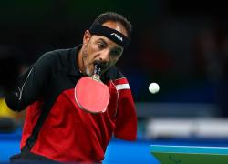 Paralimpiadi 2021, l'atleta che gioca a ping pong senza braccia: una potente lezione