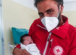Sulmona, nata Hina da madre profuga afgana e padre fucilato dai talebani