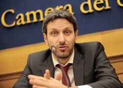 "Giusto uccidere i fascisti", parola del "buon" deputato Giovanni Paglia