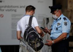 Green pass da oggi obbligatorio su treni e aerei, spiegamento di forze senza precedenti per i controlli