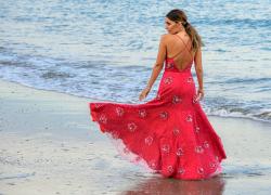 Serena Rossi a Venezia 78: brilla nel total look Giorgio Armani Privè. FOTO GALLERY