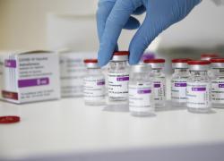 Covid, vaccini in scadenza: la fine di AstraZeneca e uno spreco già annunciato