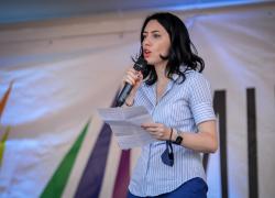 Mascherine in classe, Azzolina: "Via se tutti vaccinati? Così il Governo bullizza i non vaccinati"