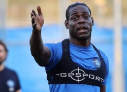 Grande Fratello Vip, Balotelli risponde a Raffaella Fico: "Che pa**e!"