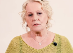 Katia Ricciarelli a rischio squalifica al Grande Fratello Vip: "Biagio D'Anelli è normale o è gay?"