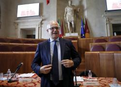 Elezioni Roma, Gualtieri esclude dalla corsa Raggi e Calenda: "Al ballottaggio con Michetti"