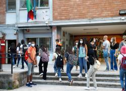 Scuola, positivi in aumento: pronte le "micro-bolle". E il Green pass?