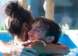 Gf Vip, baci in piscina fra Manuel Bortuzzo e Lucrezia Selassiè. FOTO