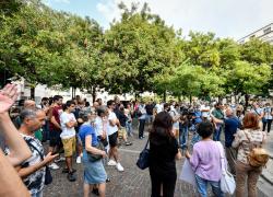 No Green pass, manifestazioni in 60 piazze italiane: "Pacifiche e apartitiche". Tensione a Milano