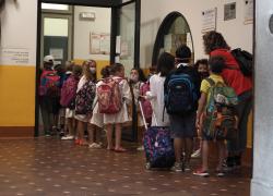 Scuola, Costa: "Sì alla quarantena ridotta e si va verso riapertura discoteche"