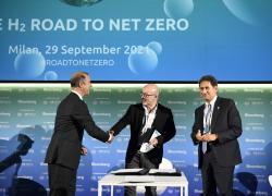 Snam e IRENA: al via collaborazione per sviluppare iniziative nell’idrogeno verde a livello globale

