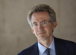 Gaetano Manfredi chi è, partito, moglie, stipendio: il curriculum del politico napoletano