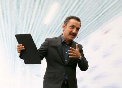 Chi è Nicola Savino: altezza, moglie, figlia, dito, Iene, Instagram