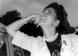 Chi è l'attrice Luisa Mattioli, moglie di Roger Moore: figli, dove vive, biografia