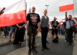 Polonia, una sentenza la mette fuori dall'Ue. Ed è scontro tra Pd e sovranisti
