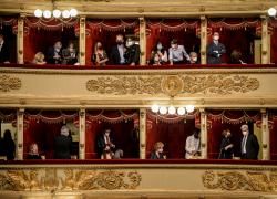 Capienza cinema, teatri, discoteche e stadi: da oggi nuove regole 