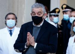 Inchiesta mascherine, Arcuri indagato per peculato e abuso d'ufficio