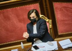 Governo, Lamorgese spegne le polemiche: "Spaventata? No, affronto tutto con serenità"

