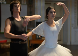 Al Teatro alla Scala l'anteprima del film su Carla Fracci: la interpreta Alessandra Mastronardi