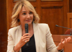 Cristina Melchiorri: parità di retribuzione fra uomini e donne.  Ma quando mai sarà una realtà?