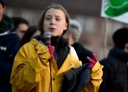 Cop26,  Greta Thunberg e gli attivisti ambientali protestano a Glasgow: "vogliamo azione immediata"